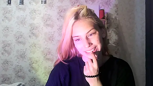 ClaireLaSweet online show from 09/20/25, 10:33