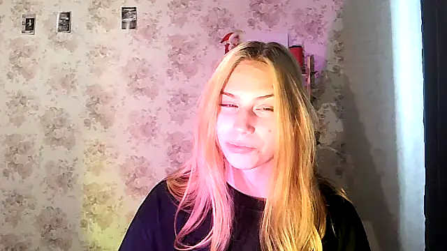 ClaireLaSweet online show from 09/22/25, 12:34