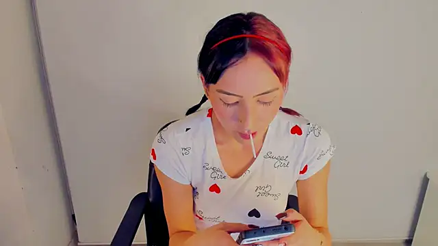 Madison charlotte online show from 10/25/25, 06:32