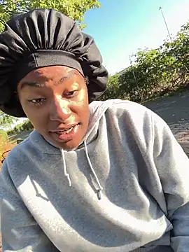 Tu GataLinda online show from 10/05/25, 12:25