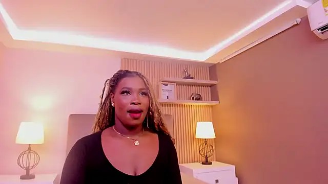 SerenaWinslow online show from 05/05/26, 12:02