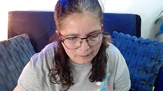 Snapshot of Linda_banks_ chatting on 06/16/26, 02:03 Linda banks online show from 06/16/26, 02:03