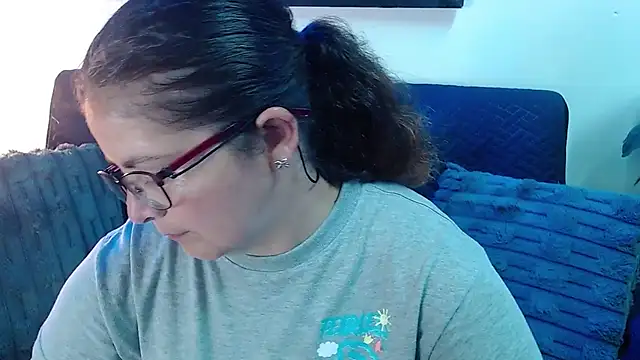 Snapshot of Linda_banks_ chatting on 06/19/26, 01:54 Linda banks online show from 06/19/26, 01:54