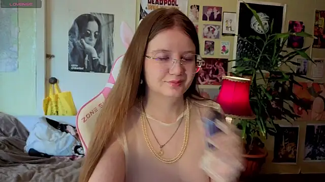 Sienna-Cow online show from 09/19/25, 10:38