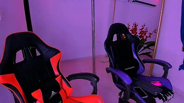 nahomy ryans online show from 10/02/25, 01:18