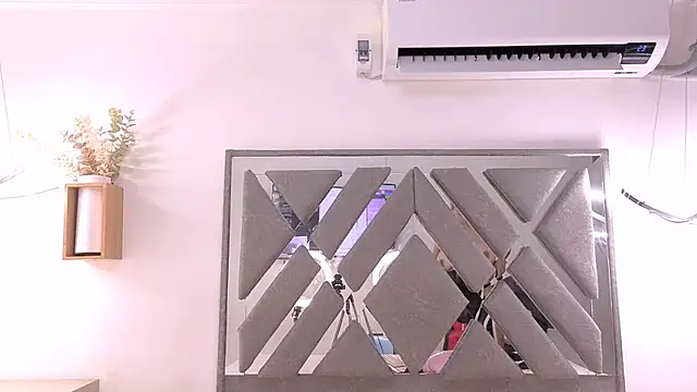 nahomy ryans online show from 11/11/25, 12:32