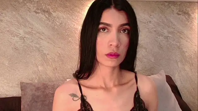 Snapshot of Dixie_grey1 chatting on 10/25/25, 02:56 Dixie grey1 online show from 10/25/25, 02:56