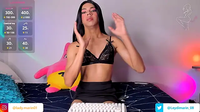 Snapshot of beauty_doll1 chatting on 11/28/25, 10:51 beauty doll1 online show from 11/28/25, 10:51