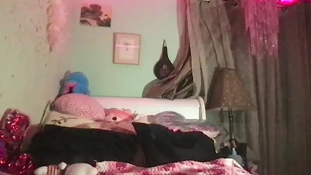 Snapshot of nekowaifuuu chatting on 11/13/25, 04:44 nekowaifuuu online show from 11/13/25, 04:44