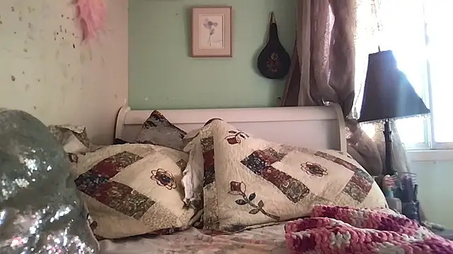 Snapshot of nekowaifuuu chatting on 11/19/25, 08:09 nekowaifuuu online show from 11/19/25, 08:09