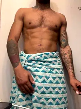 Snapshot of 1mistaGoodWood chatting on 12/21/25, 04:14 1mistaGoodWood online show from 12/21/25, 04:14