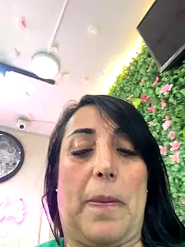 hotadhara01 online show from 11/21/25, 08:18