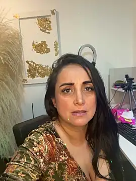 Snapshot of hotadhara01 chatting on 12/14/25, 03:01 hotadhara01 online show from 12/14/25, 03:01