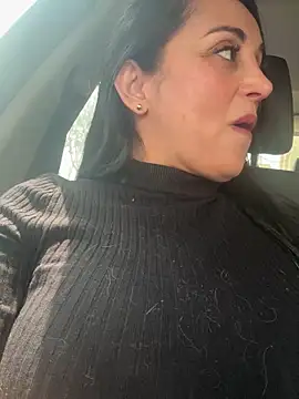 Snapshot of hotadhara01 chatting on 12/17/25, 05:30 hotadhara01 online show from 12/17/25, 05:30