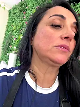 Snapshot of hotadhara01 chatting on 12/20/25, 05:20 hotadhara01 online show from 12/20/25, 05:20