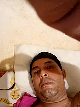 Snapshot of 125Delfin90 chatting on 10/13/25, 12:54 125Delfin90 online show from 10/13/25, 12:54