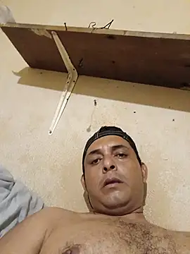 Snapshot of 125Delfin90 chatting on 07/05/26, 03:02 125Delfin90 online show from 07/05/26, 03:02