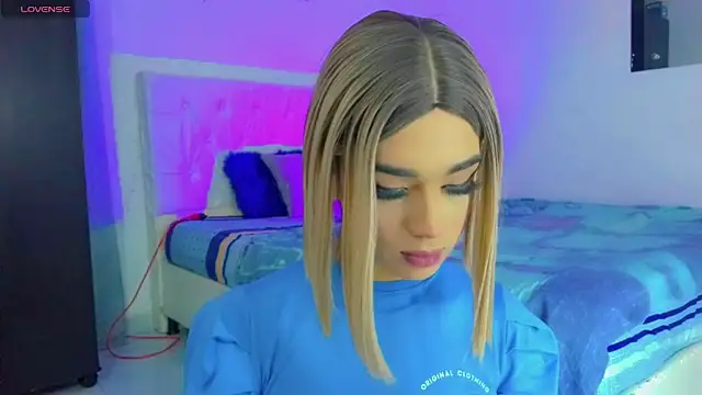 HANNAH BACKERS online show from 10/06/25, 09:23