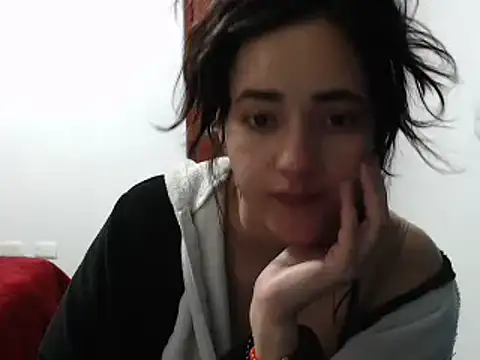 Snapshot of annie_clark2 chatting on 01/06/25, 01:31 annie clark2 online show from 01/06/25, 01:31