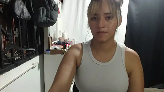 Snapshot of annie_clark2 chatting on 10/03/25, 02:08 annie clark2 online show from 10/03/25, 02:08