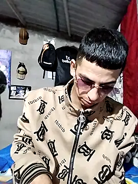 Tussi-amor online show from 09/15/25, 03:39