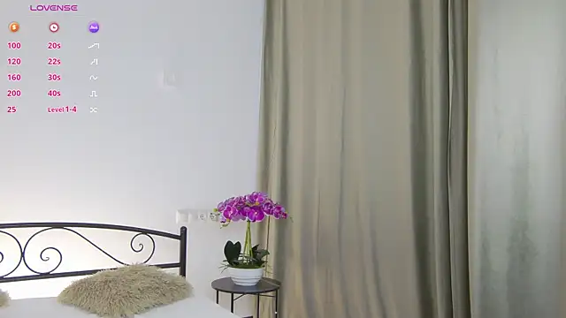 Snapshot of AlexsisFaee chatting on 06/10/26, 06:34 AlexsisFaee online show from 06/10/26, 06:34