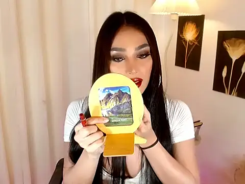 Brilliance Goddess online show from 12/15/25, 06:50