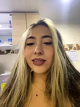 Snapshot of _ManuVeelez chatting on 09/09/25, 02:55 ManuVeelez online show from 09/09/25, 02:55