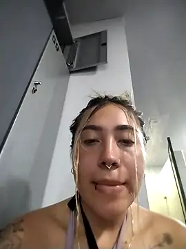 Snapshot of _ManuVeelez chatting on 11/21/25, 01:15 ManuVeelez online show from 11/21/25, 01:15