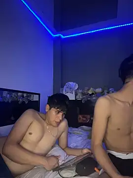 Kailertwink online show from 05/27/26, 11:13