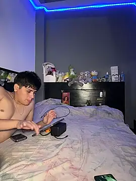 Snapshot of Kailertwink chatting on 07/03/26, 10:27 Kailertwink online show from 07/03/26, 10:27
