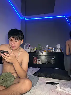 Snapshot of Kailertwink chatting on 07/18/26, 05:55 Kailertwink online show from 07/18/26, 05:55