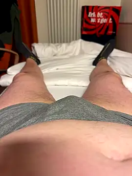 Snapshot of NaTolleWurst chatting on 11/25/25, 09:59 NaTolleWurst online show from 11/25/25, 09:59