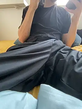 Snapshot of greggts chatting on 12/18/25, 11:05 greggts online show from 12/18/25, 11:05