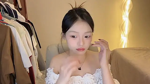 Robin-o3 online show from 11/24/25, 03:34