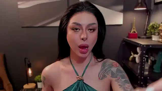 Snapshot of LUNACOCKSLAYER chatting on 09/28/25, 03:06 LUNACOCKSLAYER online show from 09/28/25, 03:06