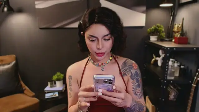 Snapshot of LUNACOCKSLAYER chatting on 10/07/25, 09:34 LUNACOCKSLAYER online show from 10/07/25, 09:34