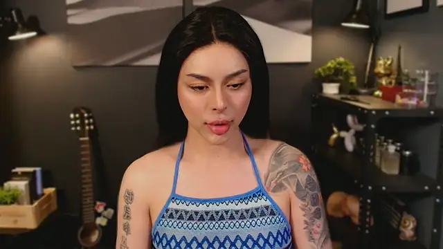 Snapshot of LUNACOCKSLAYER chatting on 10/20/25, 01:39 LUNACOCKSLAYER online show from 10/20/25, 01:39