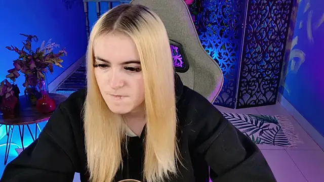 Stef Nicks online show from 09/29/25, 05:23