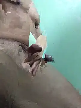 Snapshot of Huynh-duc-huy chatting on 10/15/25, 02:28 Huynh-duc-huy online show from 10/15/25, 02:28