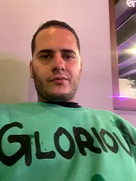 Snapshot of Pablo_EscobarGomez chatting on 12/17/25, 11:33 Pablo EscobarGomez online show from 12/17/25, 11:33