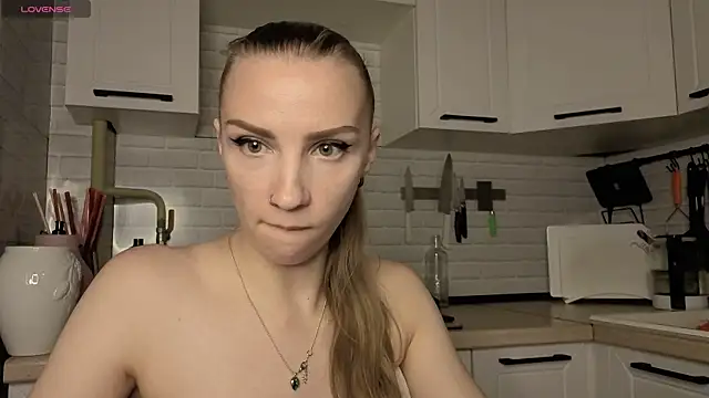 Snapshot of Edena_ chatting on 06/21/26, 08:11 Edena online show from 06/21/26, 08:11