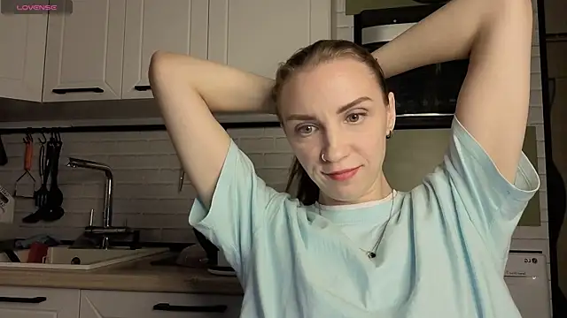 Snapshot of Edena_ chatting on 06/22/26, 07:33 Edena online show from 06/22/26, 07:33