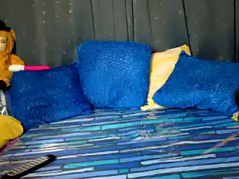 Snapshot of xxloveheart chatting on 09/26/25, 07:01 xxloveheart online show from 09/26/25, 07:01