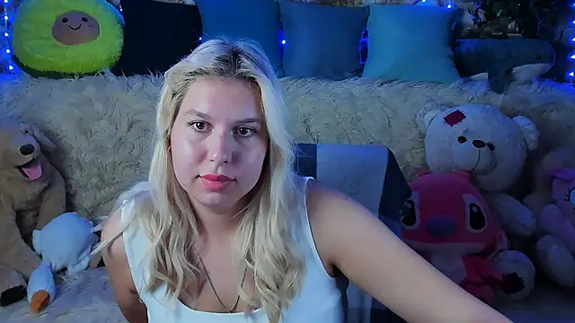 Snapshot of ChloeRicc chatting on 09/08/25, 03:00 ChloeRicc online show from 09/08/25, 03:00