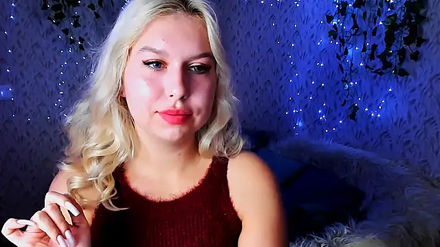 Snapshot of ChloeRicc chatting on 10/12/25, 09:41 ChloeRicc online show from 10/12/25, 09:41