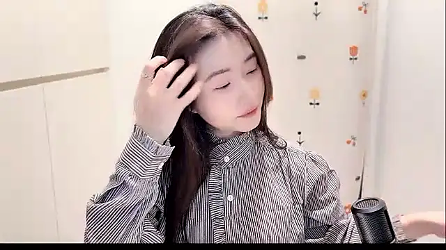 Rosalind xixi online show from 11/05/25, 08:36