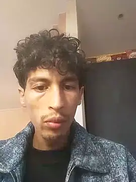 lusiboy96 online show from 10/14/25, 07:42