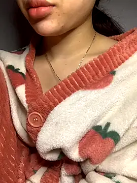 Nguyenha11 online show from 11/19/25, 10:15