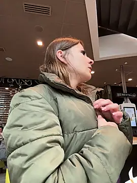 IsabellaEtha online show from 10/15/25, 11:32